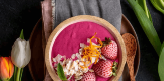 Red Velvet Cheesecake Smoothie Bowl