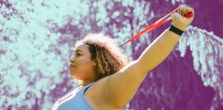 This Resistance Band Trick Will Teach You How to Properly Engage Your Core