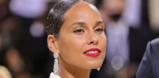 See How Alicia Keys Works Out to Prepare for Her Upcoming Tour