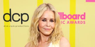 Watch Chelsea Handler Nail a Set of Trap Bar Deadlifts