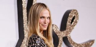 Molly Sims' Yoga Workout