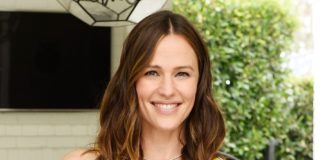 Jennifer Garner Making Cinnamon Apple Muffins Is the Wholesome Content Your Day Needs