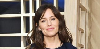 Check Out Jennifer Garner's Take On TikTok's Frozen Yogurt Bark