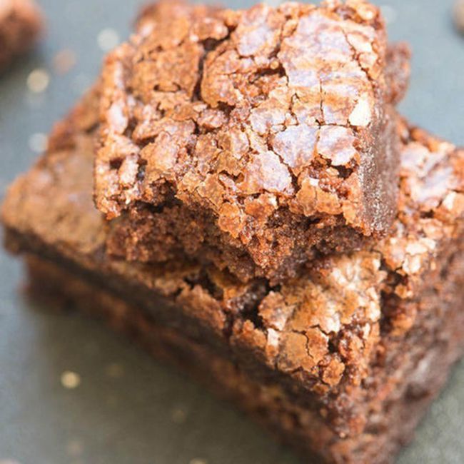 4-Ingredient Flourless Protein Brownies