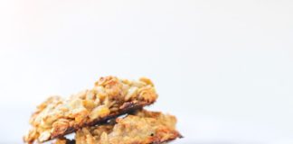 This 3-Ingredient Healthy Breakfast Cookie Recipe Is a Dessert Lover's Dream