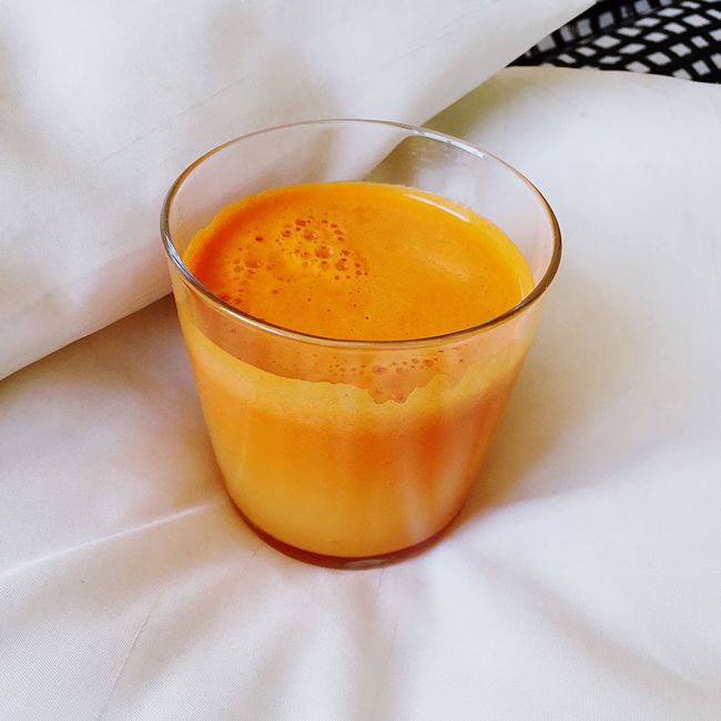 healthy carrot vegetable smoothie